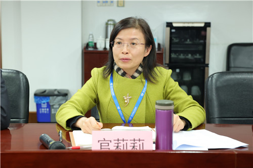 官莉莉.jpg